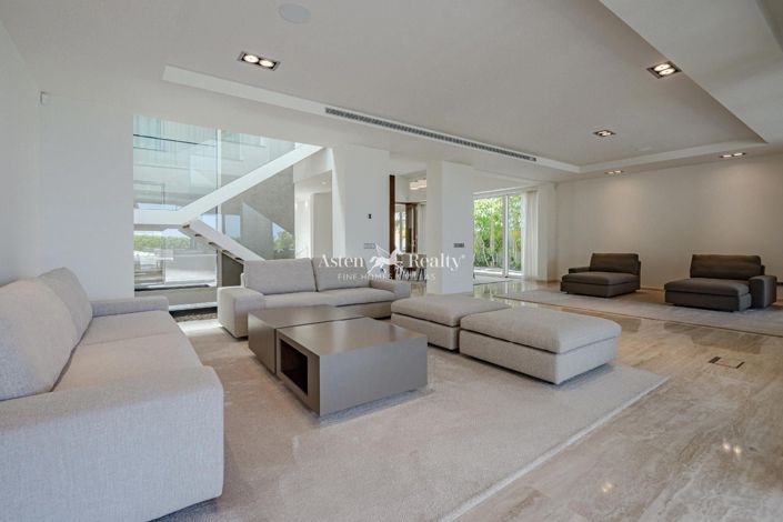 Image No.23-5 Bed Villa for sale