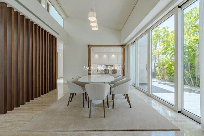 Image No.26-5 Bed Villa for sale