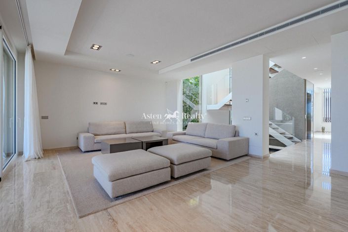 Image No.24-5 Bed Villa for sale