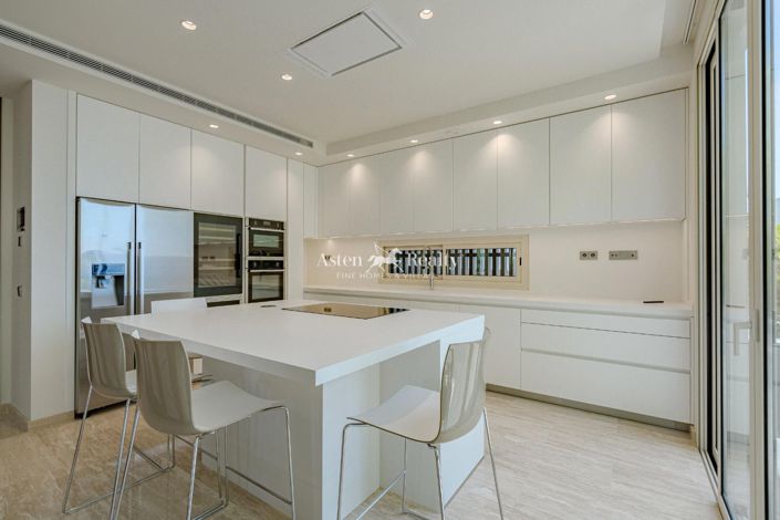 Image No.30-5 Bed Villa for sale