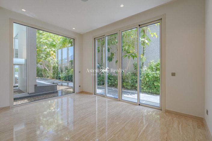 Image No.32-5 Bed Villa for sale