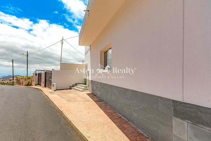 Image No.27-3 Bed Villa for sale