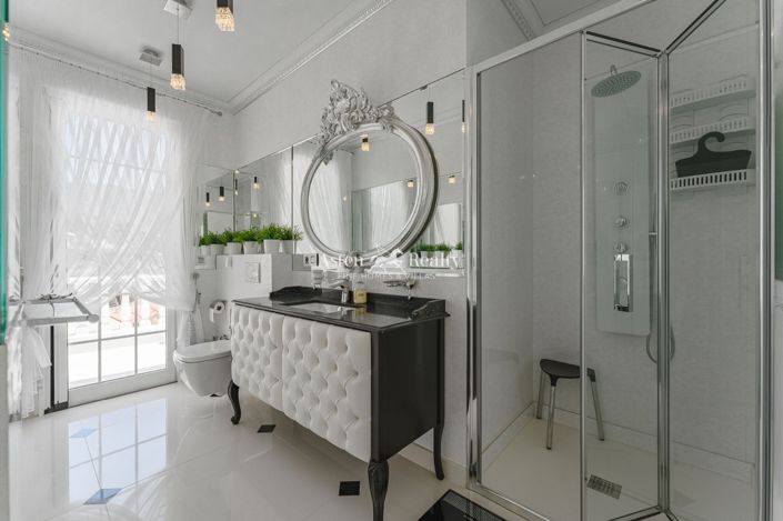 Image No.18-6 Bed Villa for sale