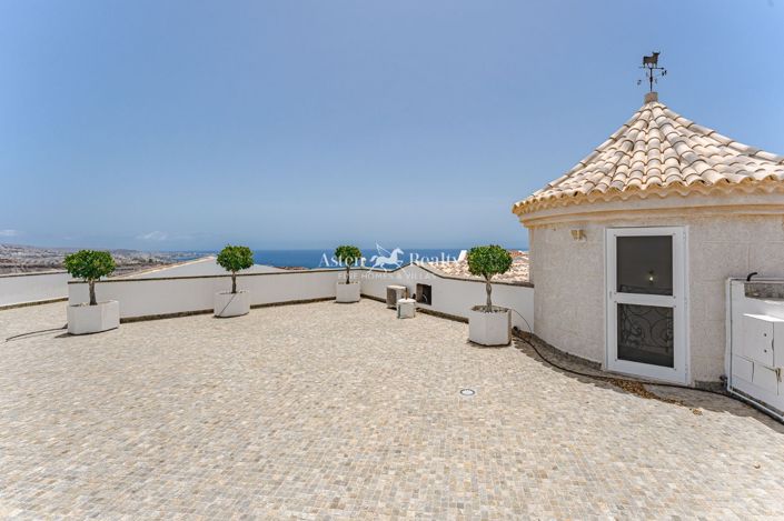 Image No.58-6 Bed Villa for sale