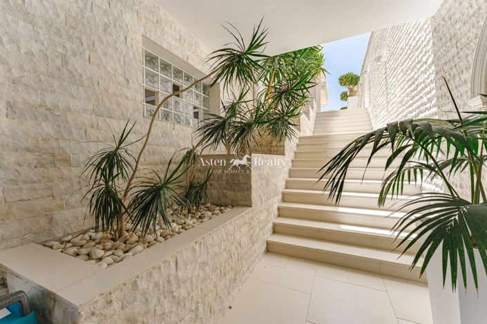 Image No.7-6 Bed Villa for sale