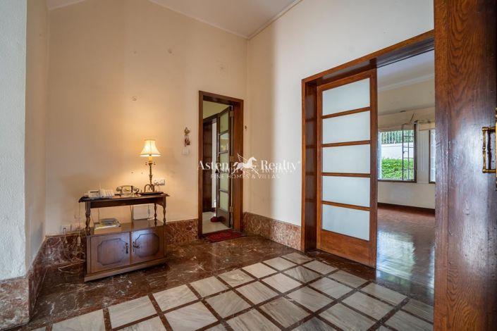 Image No.15-8 Bed Villa for sale