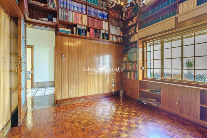 Image No.17-8 Bed Villa for sale