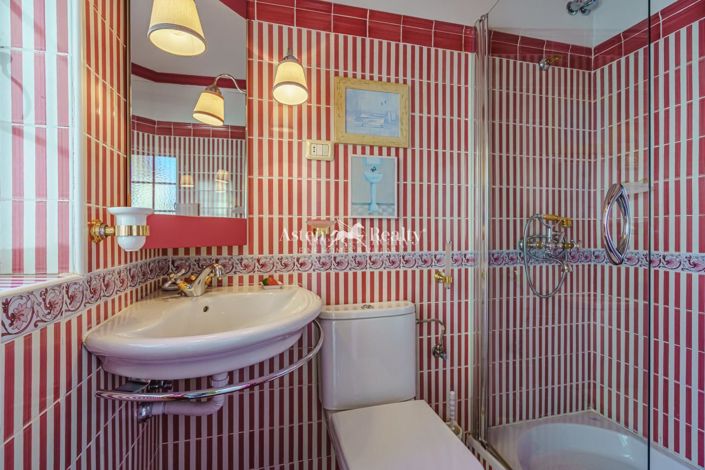 Image No.31-8 Bed Villa for sale