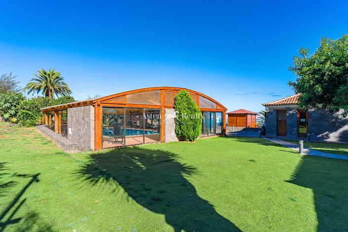 Image No.20-20 Bed Property for sale