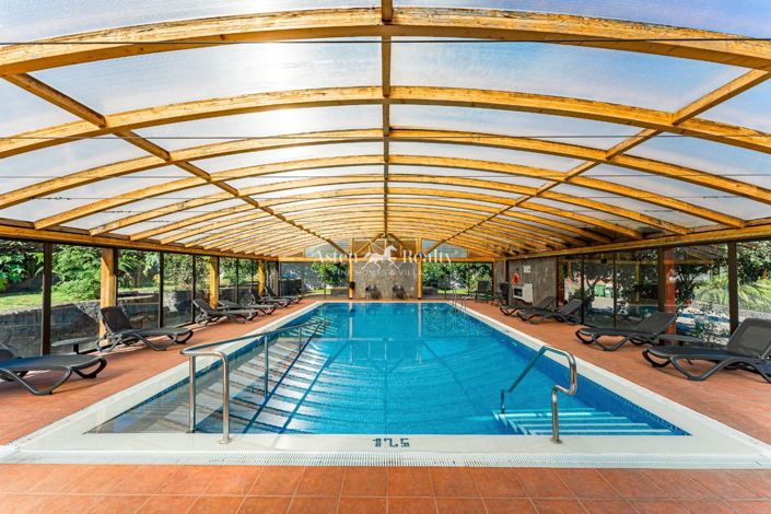 Image No.21-20 Bed Property for sale