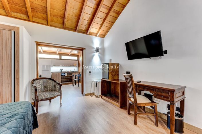 Image No.38-20 Bed Property for sale