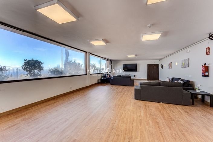 Image No.52-20 Bed Property for sale