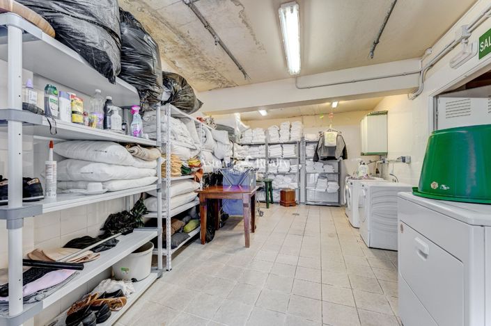 Image No.53-20 Bed Property for sale