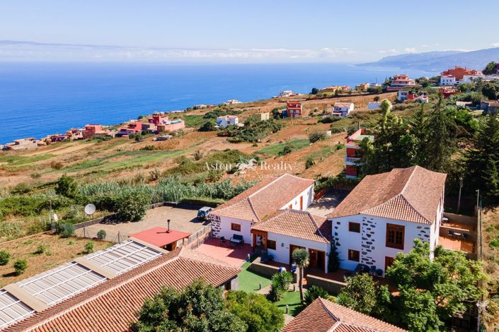 Image No.6-20 Bed Property for sale