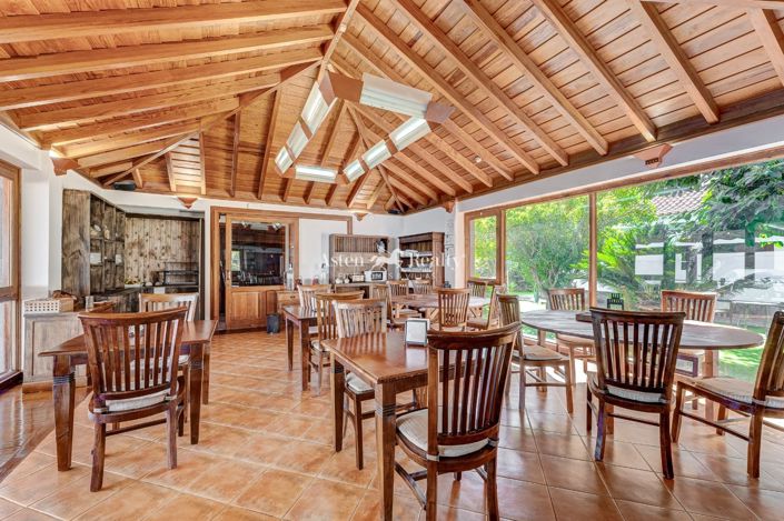 Image No.61-20 Bed Property for sale