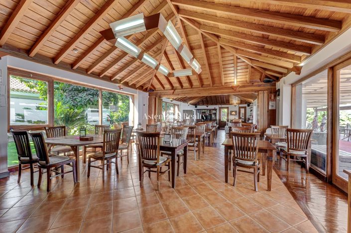 Image No.62-20 Bed Property for sale