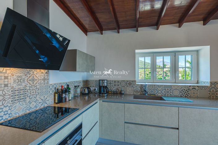 Image No.10-4 Bed Villa for sale