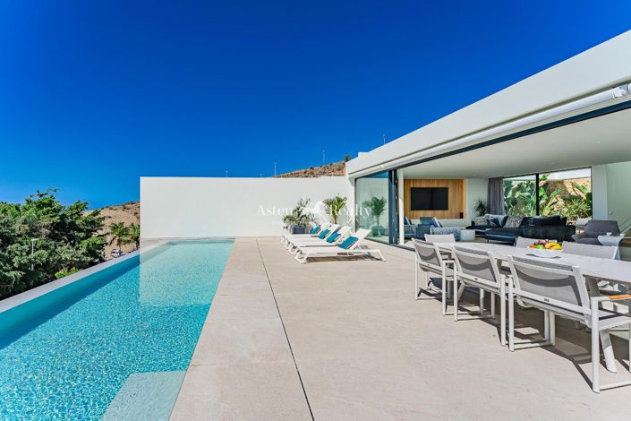 Image No.5-4 Bed Villa for sale