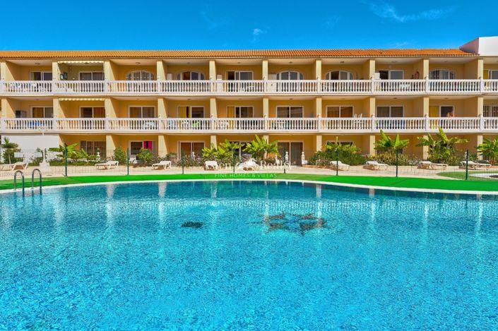 Image No.12-50 Bed Property for sale