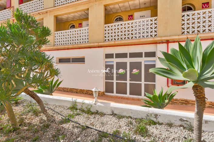 Image No.17-50 Bed Property for sale