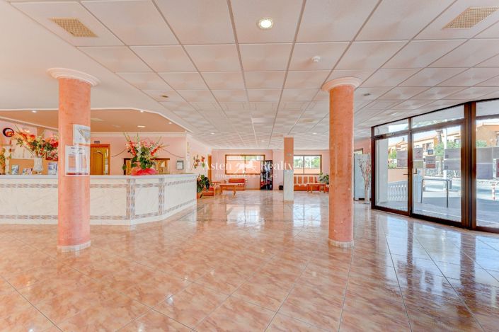 Image No.18-50 Bed Property for sale