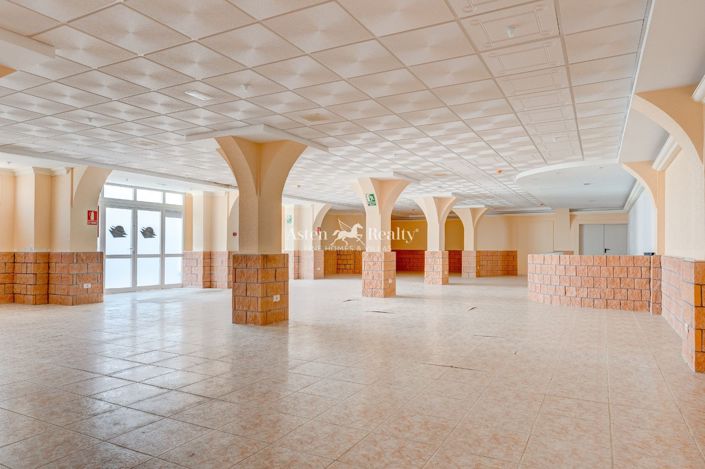 Image No.25-50 Bed Property for sale