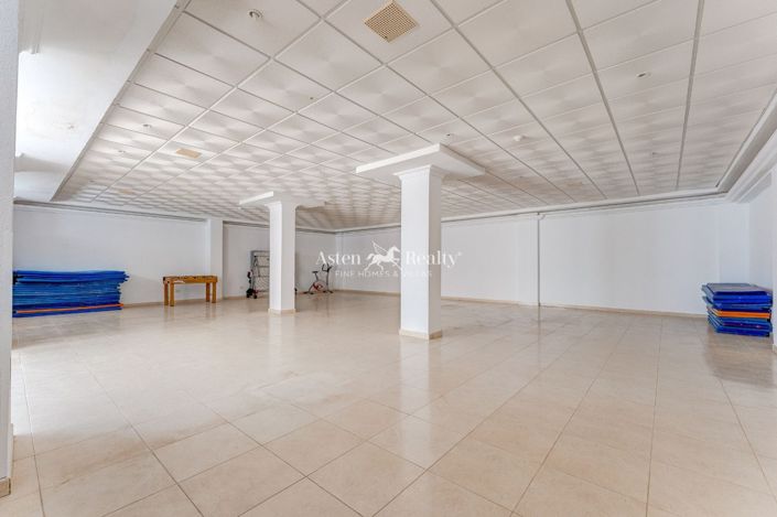 Image No.29-50 Bed Property for sale