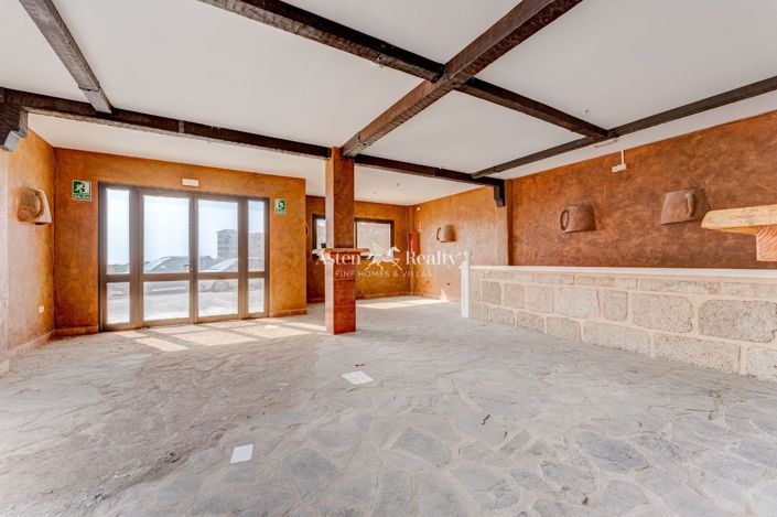 Image No.37-50 Bed Property for sale