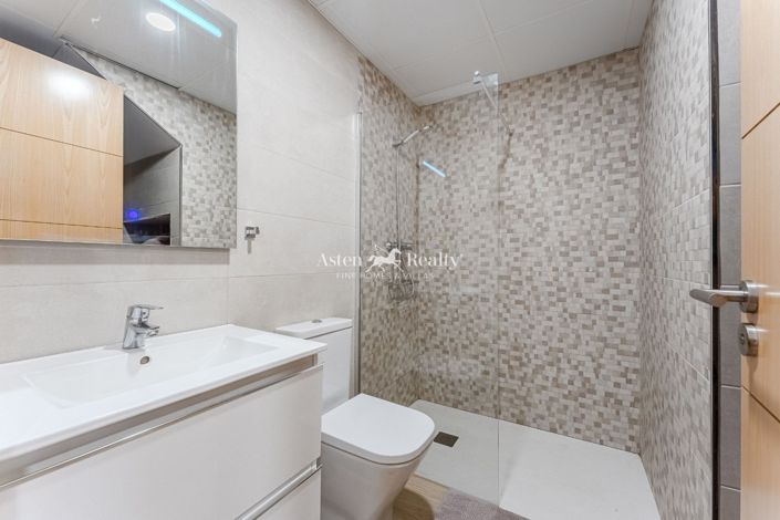 Image No.9-3 Bed House for sale