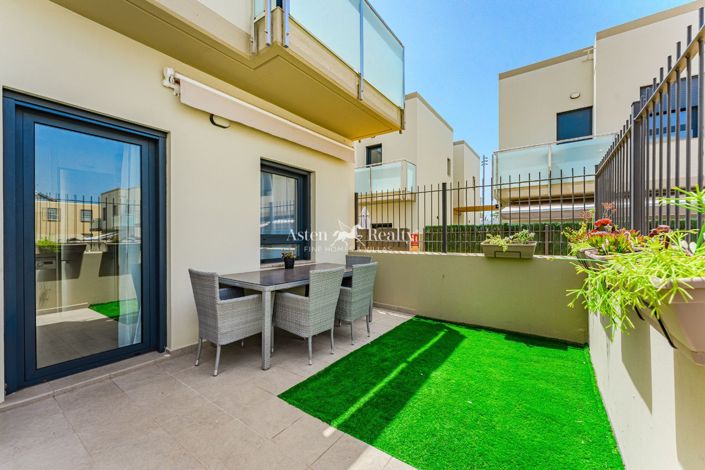 Image No.13-3 Bed House for sale