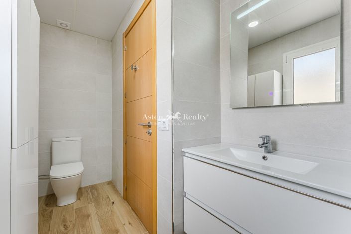 Image No.20-3 Bed House for sale