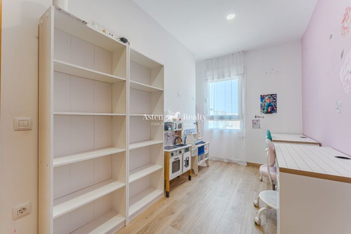 Image No.24-3 Bed House for sale