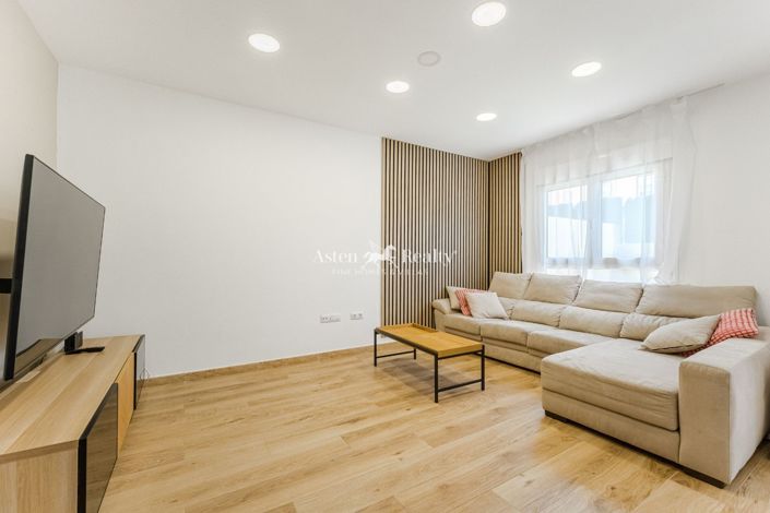 Image No.5-3 Bed House for sale