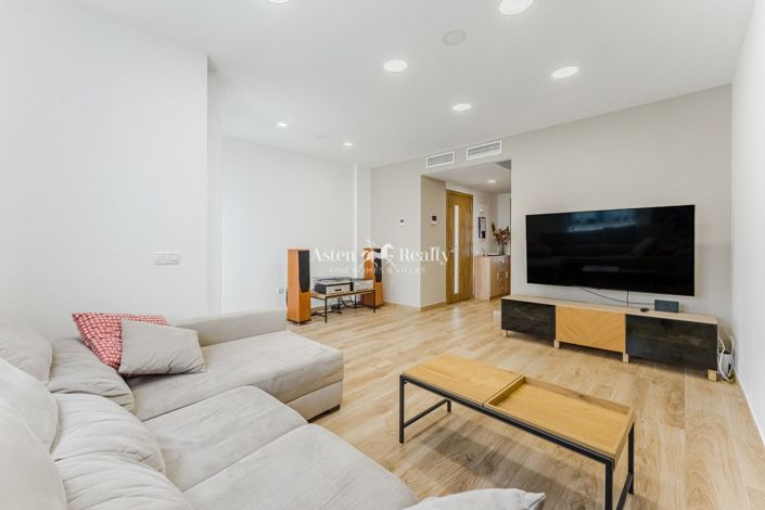 Image No.6-3 Bed House for sale