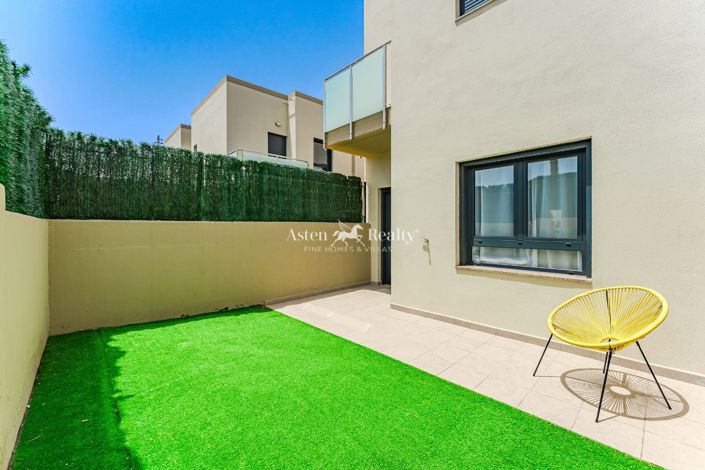 Image No.8-3 Bed House for sale