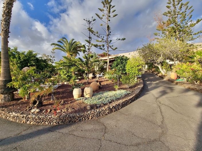 Image No.21-9 Bed Villa for sale