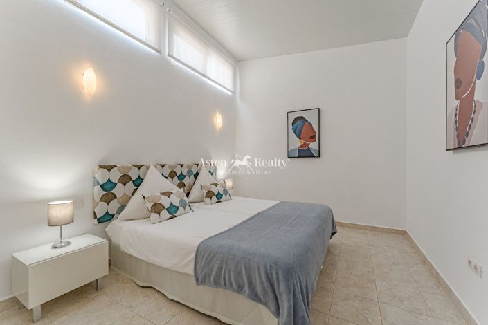 Image No.42-9 Bed Villa for sale