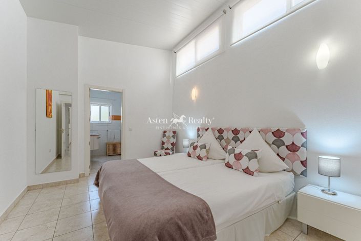 Image No.44-9 Bed Villa for sale