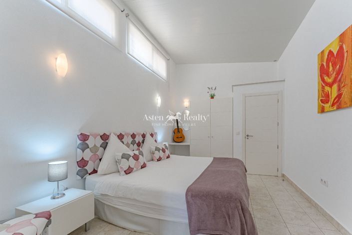 Image No.45-9 Bed Villa for sale