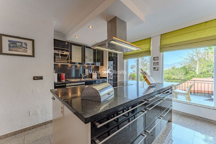 Image No.49-9 Bed Villa for sale