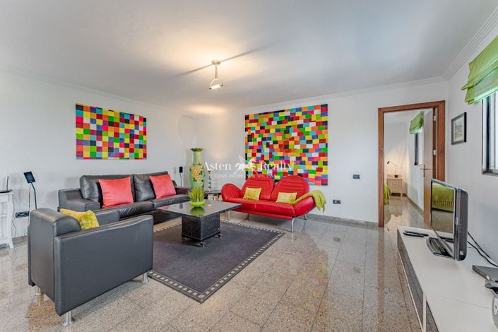 Image No.51-9 Bed Villa for sale