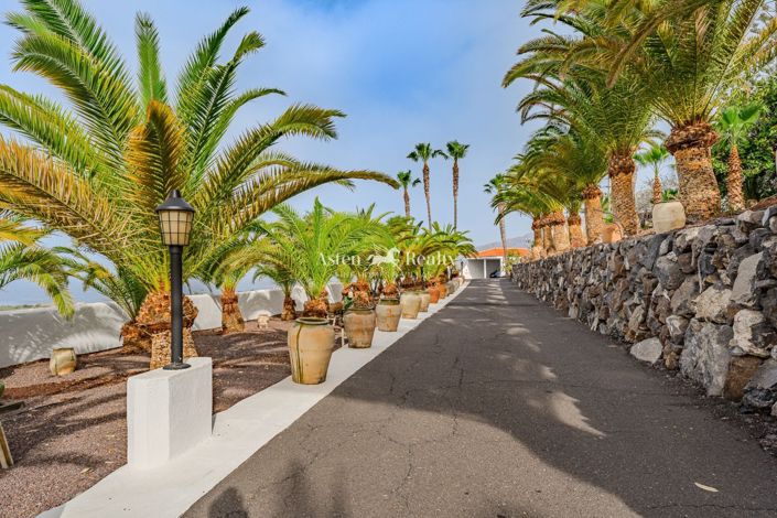 Image No.64-9 Bed Villa for sale