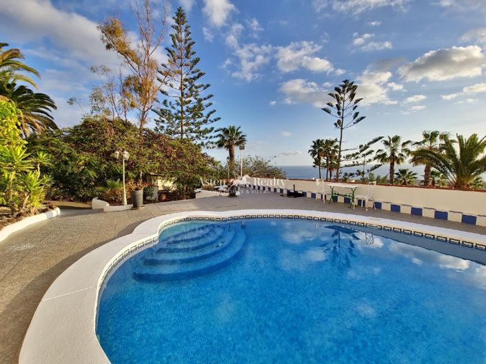 Image No.8-9 Bed Villa for sale