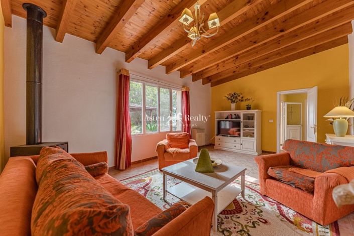 Image No.17-15 Bed Villa for sale