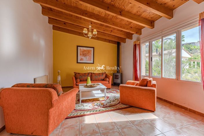 Image No.18-15 Bed Villa for sale