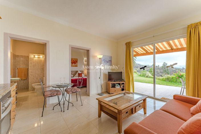 Image No.38-15 Bed Villa for sale