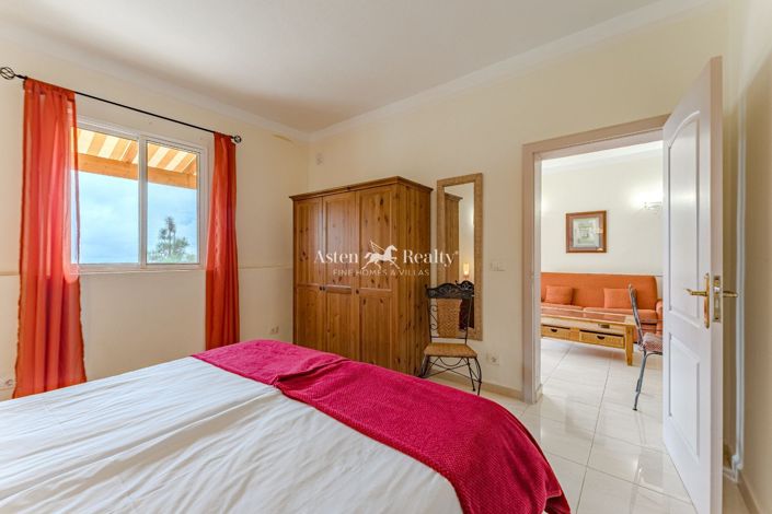 Image No.41-15 Bed Villa for sale