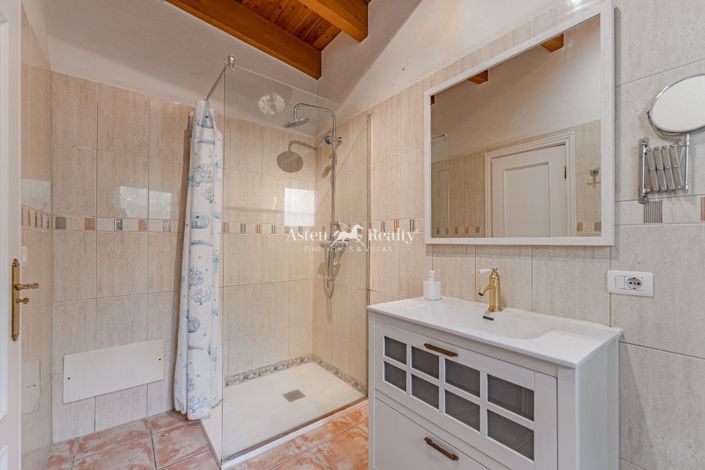 Image No.46-15 Bed Villa for sale