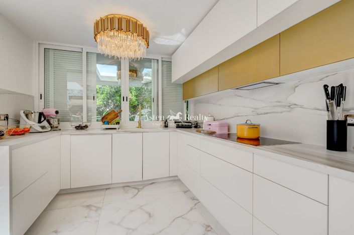 Image No.28-4 Bed Villa for sale