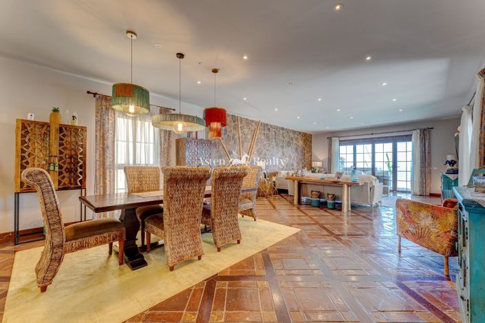 Image No.10-4 Bed Villa for sale